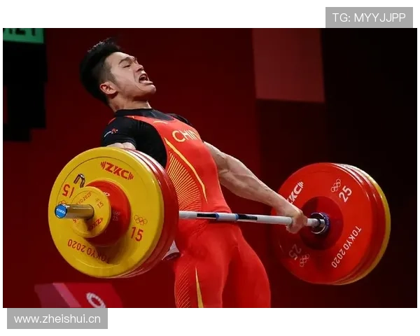 吕小军训练场外倒是像个邻家小哥，比赛场上一秒变超级战士真是反差太大了吧